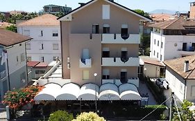 Hotel Villa Dina